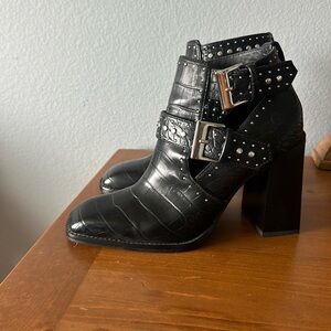 Zara studded animal print ankle boots size 6